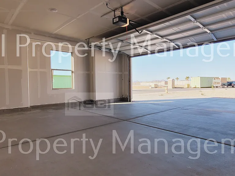 2025 E Velvet Pl — Photo 32