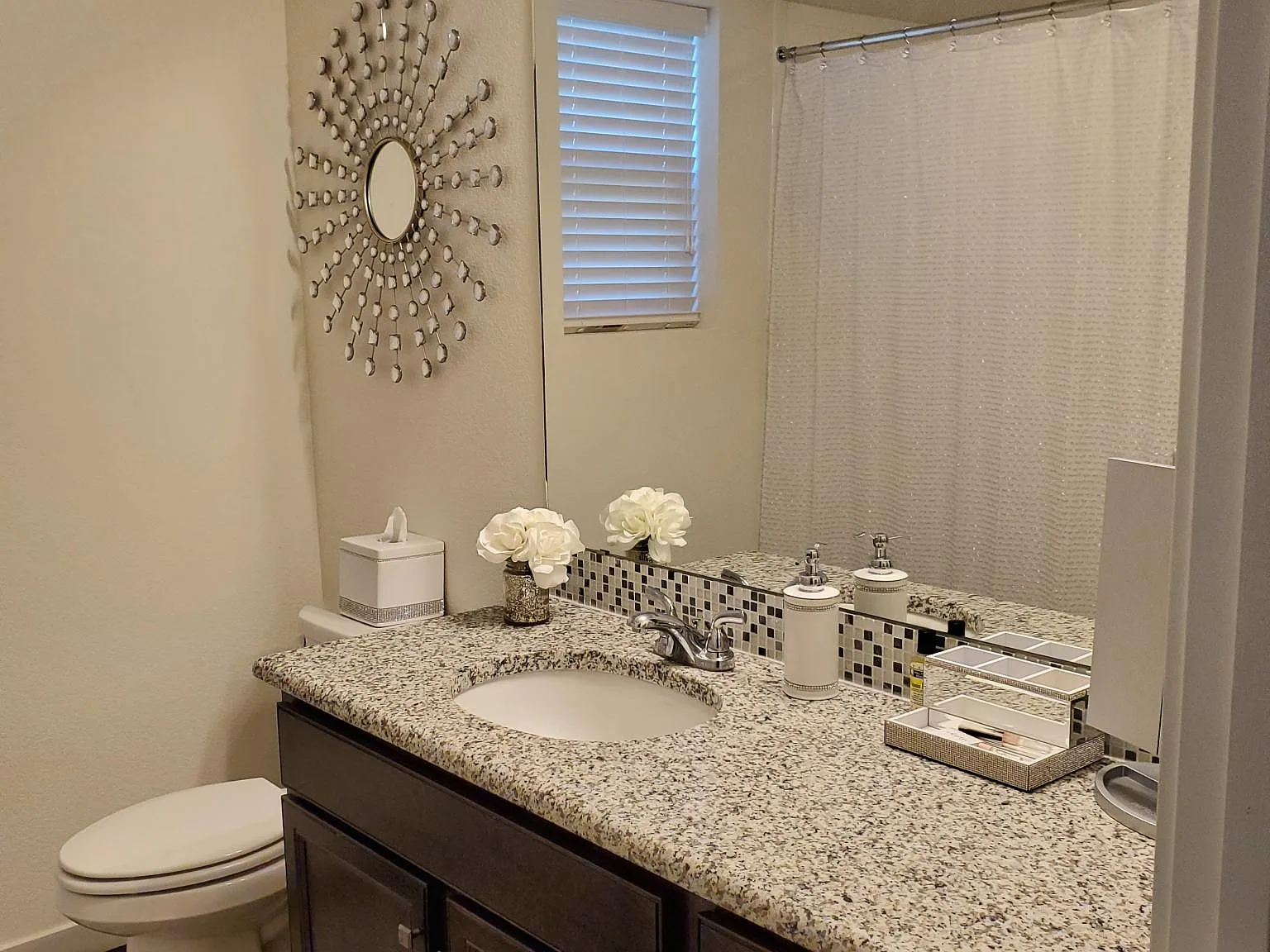 3 bed, 2.5 bath, 1900 sqft, $3,000 — Photo 4