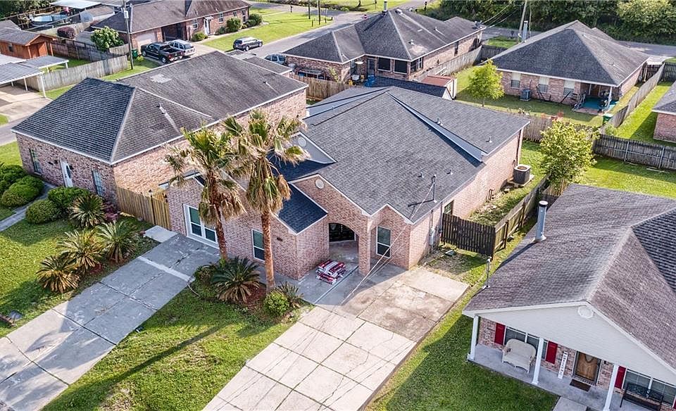 1st image of 705 Camelia Ave