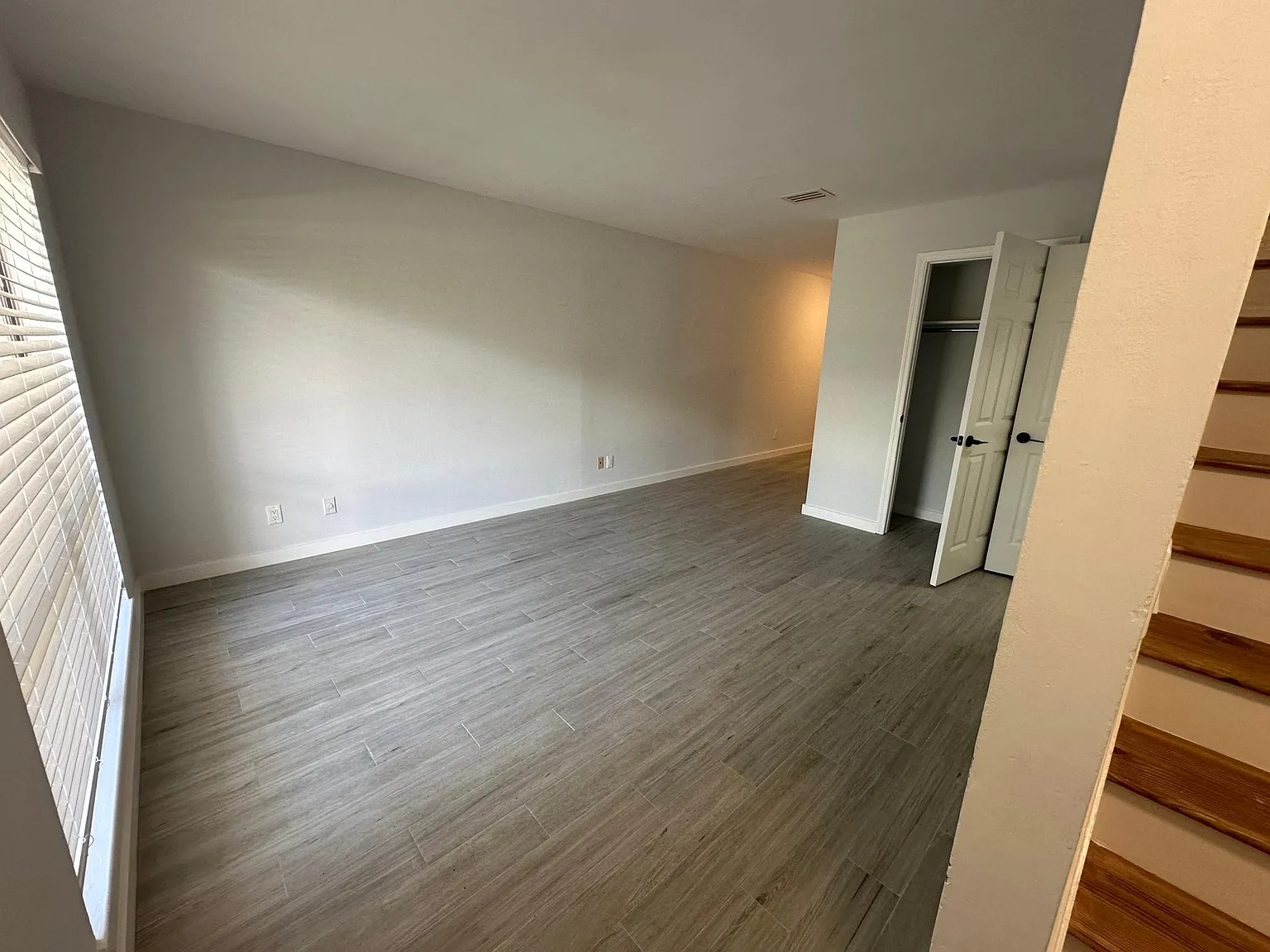 2 bed, 1.5 bath, 900 sqft, $2,000 — Photo 3