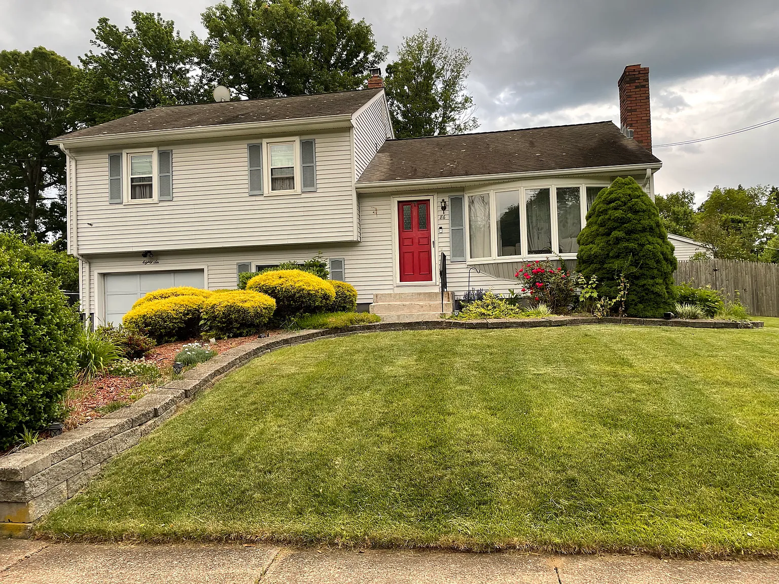 3 bed, 1400 sqft, $3,200 — Photo 1