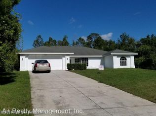 7247 River Country Dr, Weeki Wachee, FL 34607