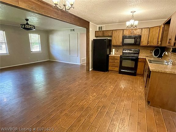 5th image of 2908 Madeline Dr