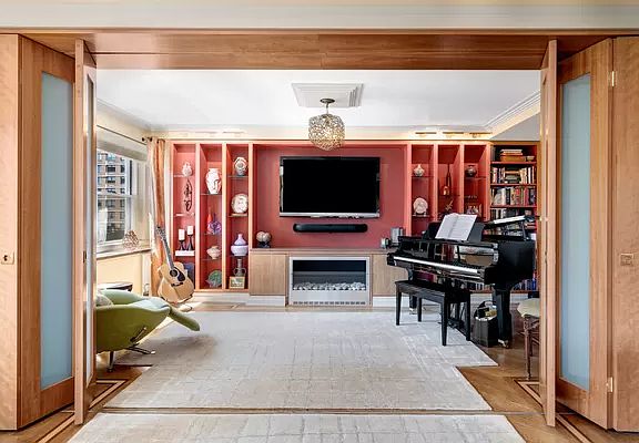 3rd image of 165 E 32nd St #6EF