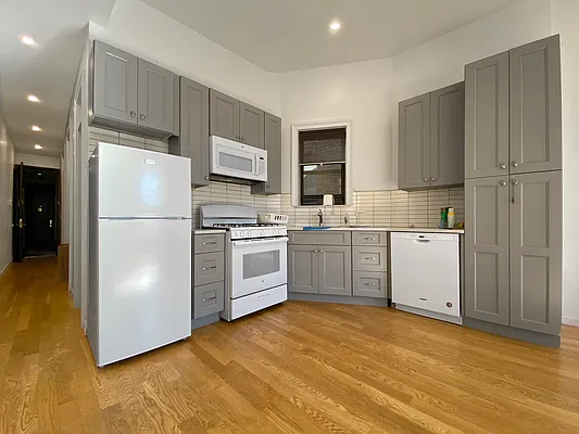 Rented by Corcoran | media 7