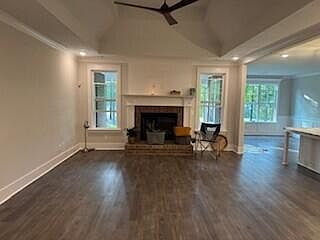 3rd image of 3356 Glenview Drive