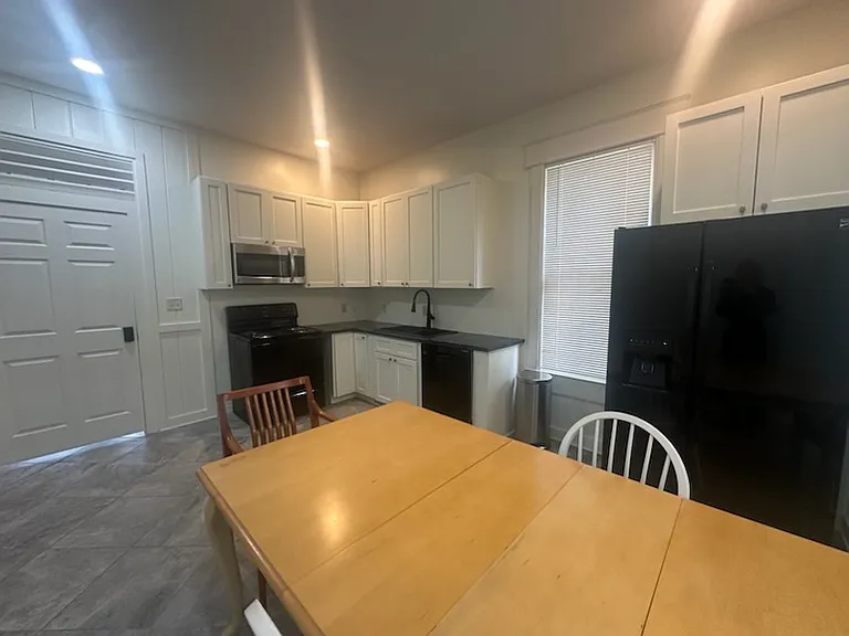 1113 Grant St #A — Photo 6