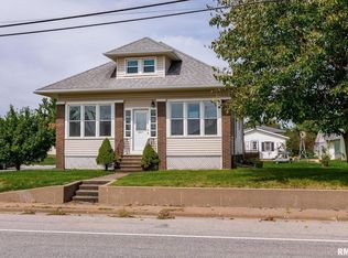 801 SE 3rd St, Aledo, IL 61231