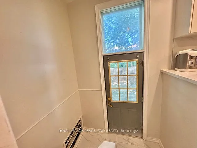 221 Browndale Cres — Photo 12