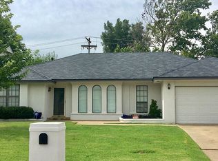 905 Richmond Rd, Edmond, OK 73034