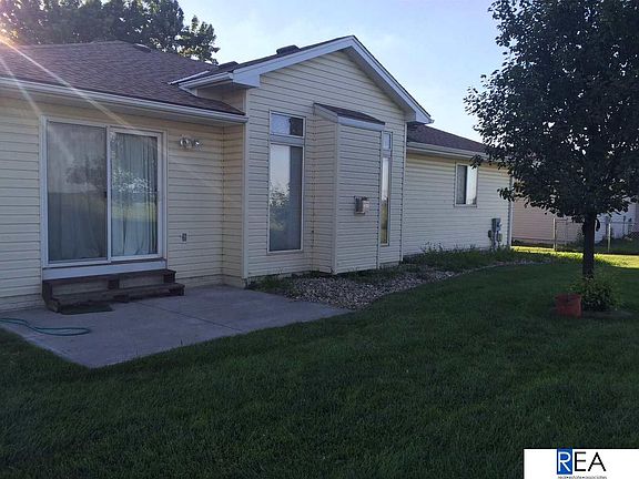 3rd image of 14913 Bordeaux Ave