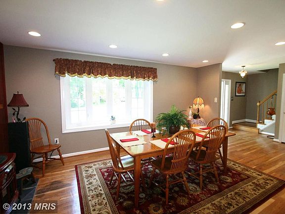 5th image of 5397 Gainsborough Dr