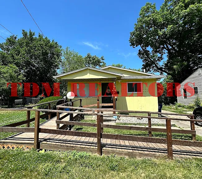 218 W Russell Ave — Photo 1