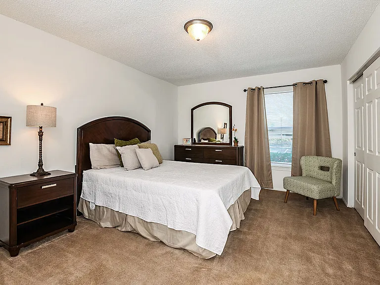 Woodlake Villas — Photo 21