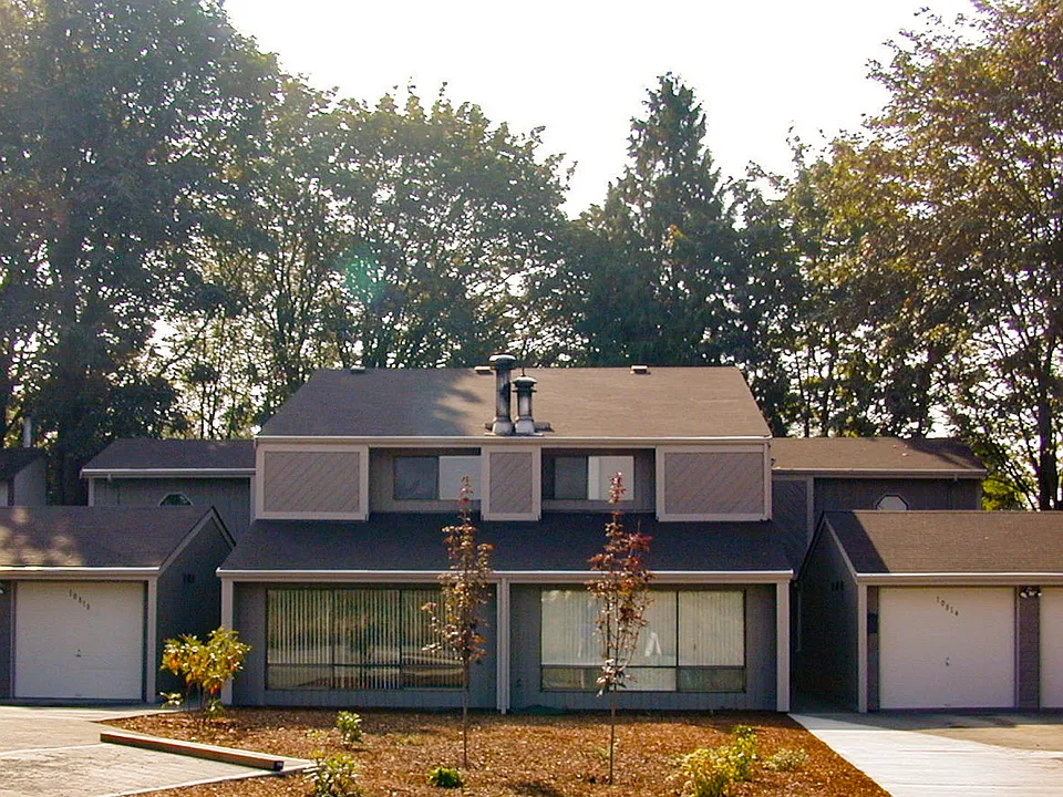 10820 SE 260th St