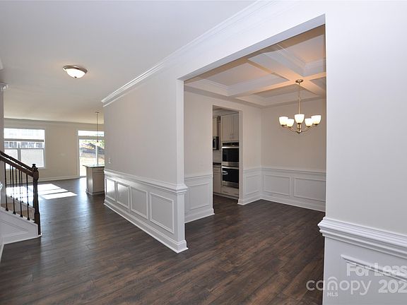 4th image of 8007 Oakmere Rd