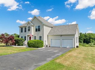 3 Stephen Dr, Stratham, NH 03885