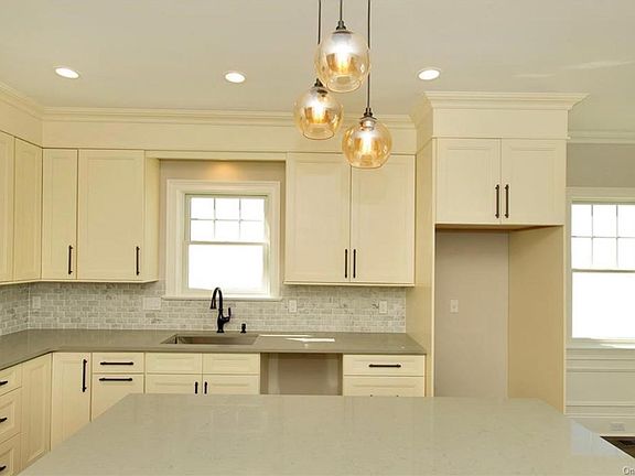 2nd image of 149 Lincoln Ave #A
