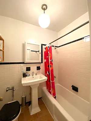 Rented by R New York | media 11