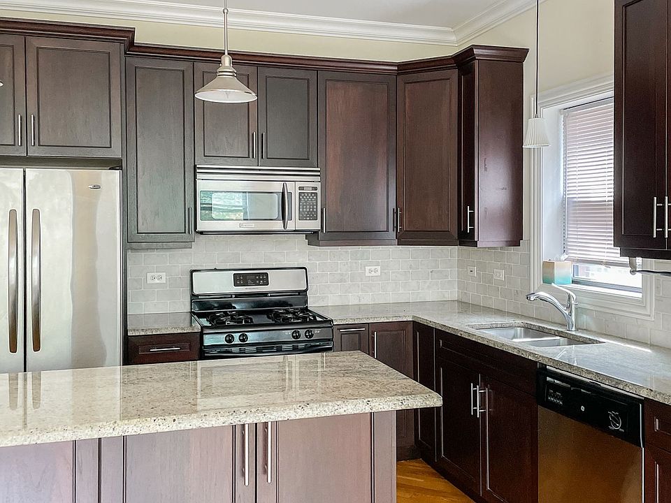 1st image of 3230 N Kenmore Ave #3
