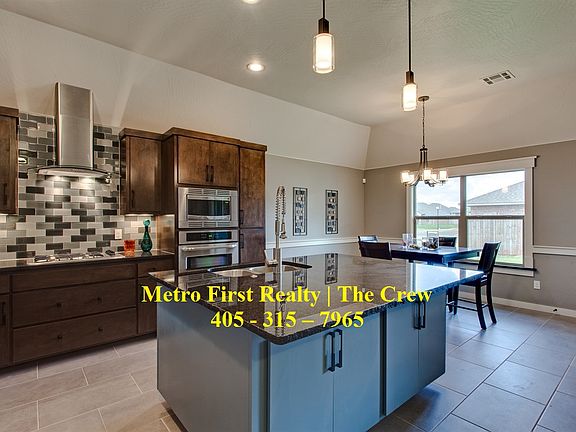4th image of 8329 NW 140th St