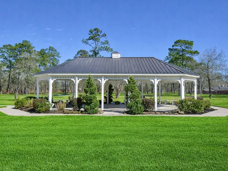 16810 Deck Ct — Photo 33