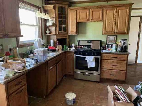 2nd image of 704 Bonnie St