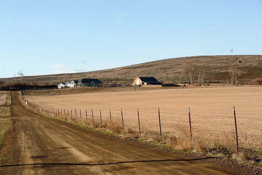 1st image of 581 Hidden Acres Dr