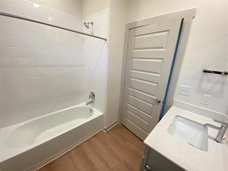 2205 Sisterdale Ln — Photo 22