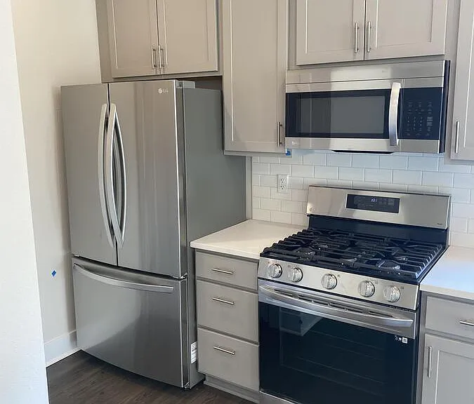 W218N16046 Tiger Lily Dr — Photo 1