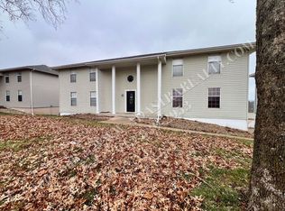 223 Barr Rd #C, Grain Valley, MO 64029