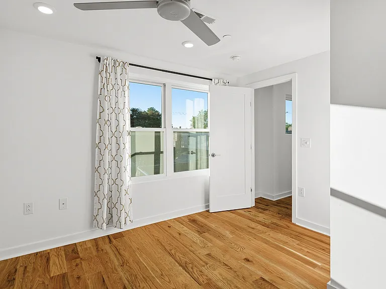 7013 Pipers Glen Way — Photo 18