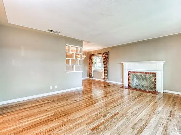 2nd image of 845 W Fedora Ave