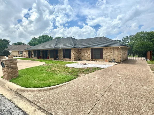 6121 Lantana Ln, Fort Worth, TX 76112