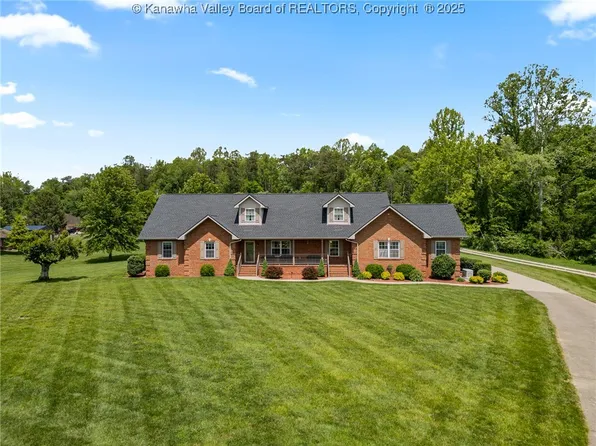 1 Dorothy Ln, Milton, WV 25541