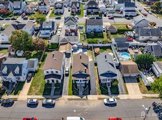 55 Fairfield Ave, Fords, NJ 08863