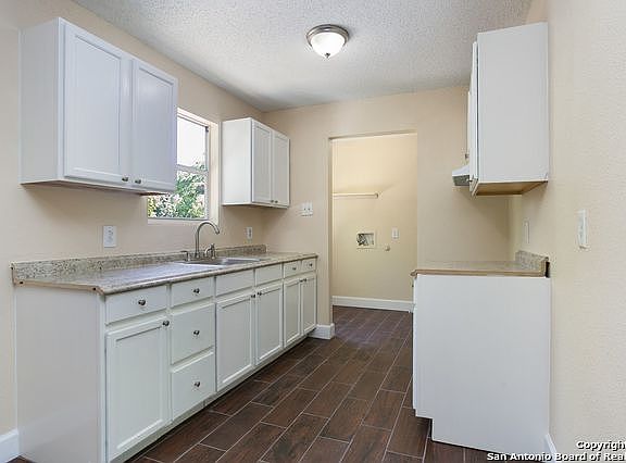 5th image of 1350 Keats St
