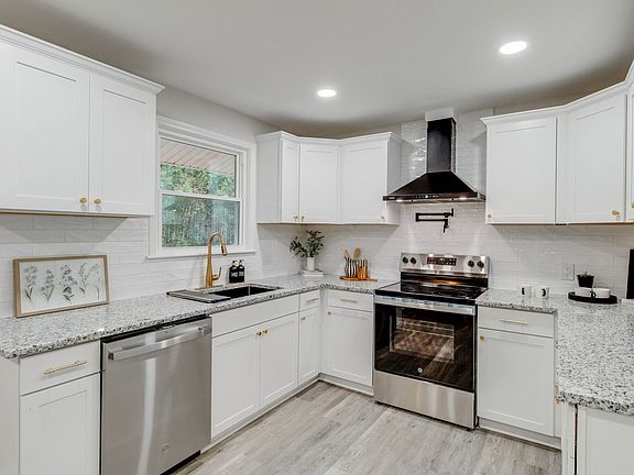 3rd image of 1705 Saint Michaels Rd