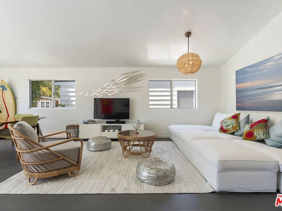 1st image of 29 Paradise Cove Rd