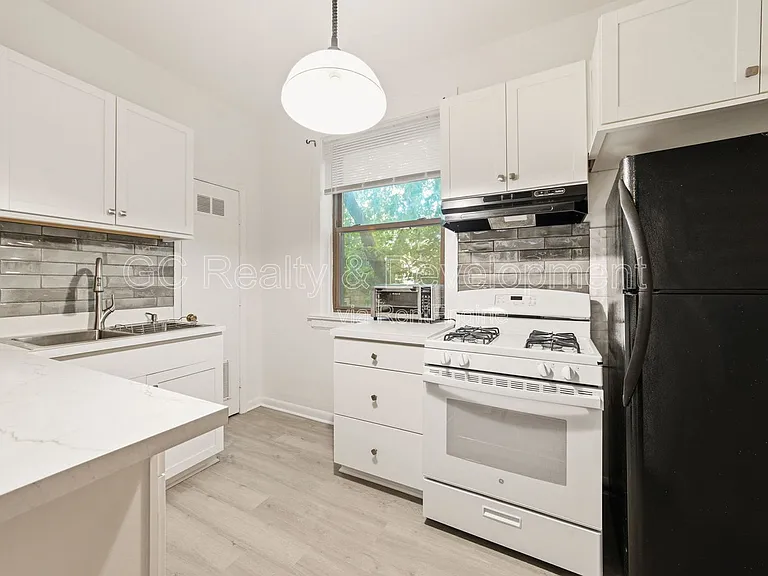 941 E Hyde Park Blvd #1 — Photo 13