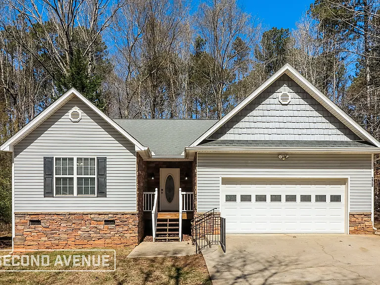 273 Patriot Dr — Photo 1