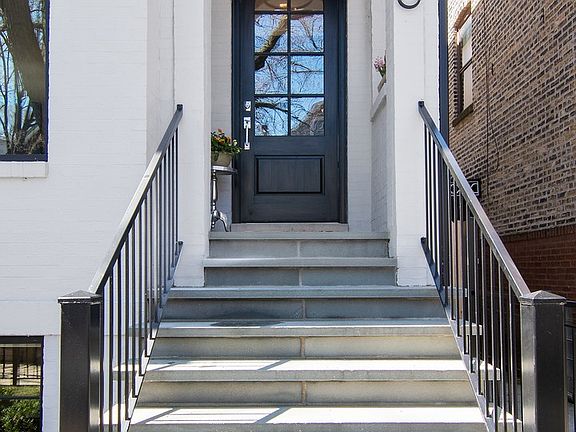 3rd image of 3820 N Paulina St