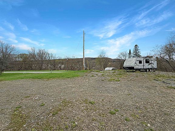 3rd image of 279 & 284 Hall Stream Road