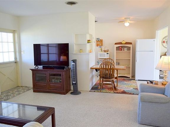 4th image of 1685 Meadow Lark Ln