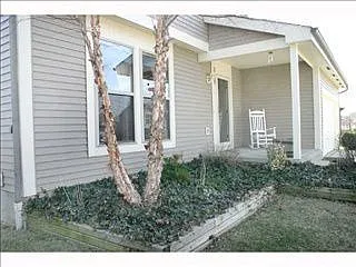 698 Academy Dr photo 1