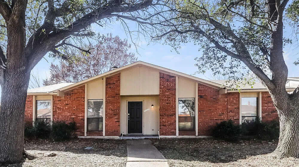 3 bed, 2.0 bath, 1674 sqft, $2,970 — Photo 1