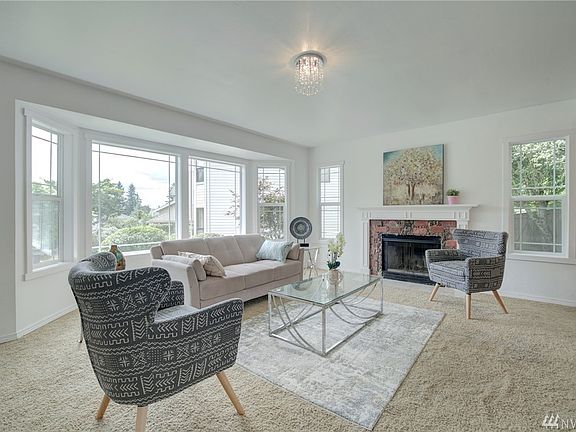 4th image of 22130 NE 10th Pl