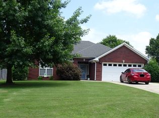 207 Turkey Point Dr, New Market, AL 35761