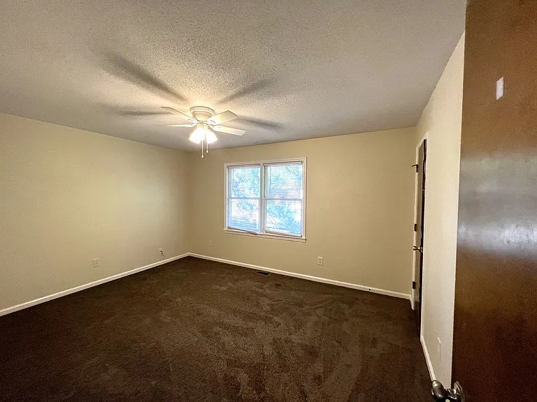 403 Lennon Dr — Photo 12