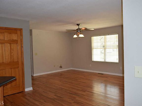5th image of 160 Habersham Landing Dr